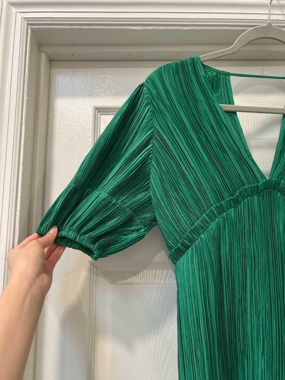 Anthropologie Green V-Neck Pleated Slim Midi Dress Size XSP - Picture 6 of 9